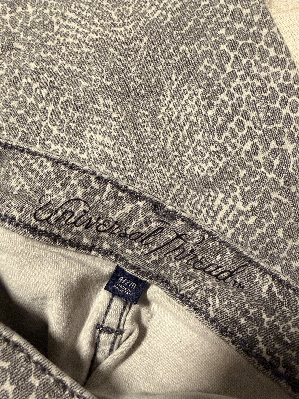 Universal Thread Gray Patterned Skinny Jeans - Picture 6 of 6